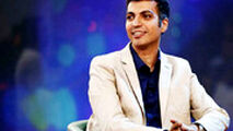 تشویق عادل فردوسی‌پور توسط هواداران شهرخودرو