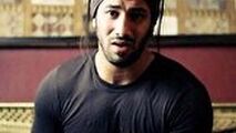 وقتی اکبر عبدی را به جرم تتلو دستگیر می‌کنند