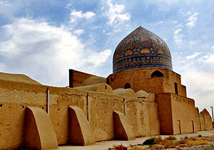 مسجدی با هزار سال قدمت و 24 محراب در ساوه