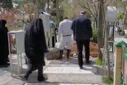 مراسم تدفین همسر حاج آقا لولاچیان مادر عروس رهبرانقلاب و مادر شهید