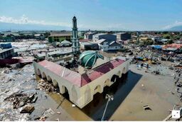 عکس‌العمل نمازگزاران در لحظه وقوع زلزله ۷.۵ ریشتری اندونزی