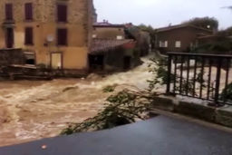 مرگ 7 تن بر اثر وقوع سیلی وحشتناک در فرانسه