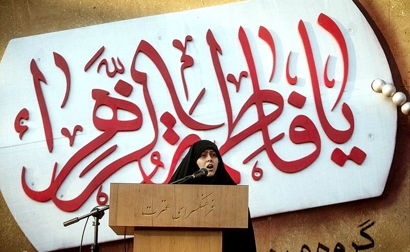بیانیه‌خوانی خواهرزاده مسیح علینژاد در اجتماع اخیر دختران انقلاب 