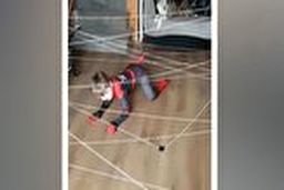 راهکار یک پدر برای سرگرم کردن بچه‌ها در ایام کرونایی