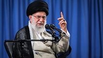 واکنش جالب رهبر انقلاب به ایستادن مردم در زیر باران در هنگام سخنرانی ایشان