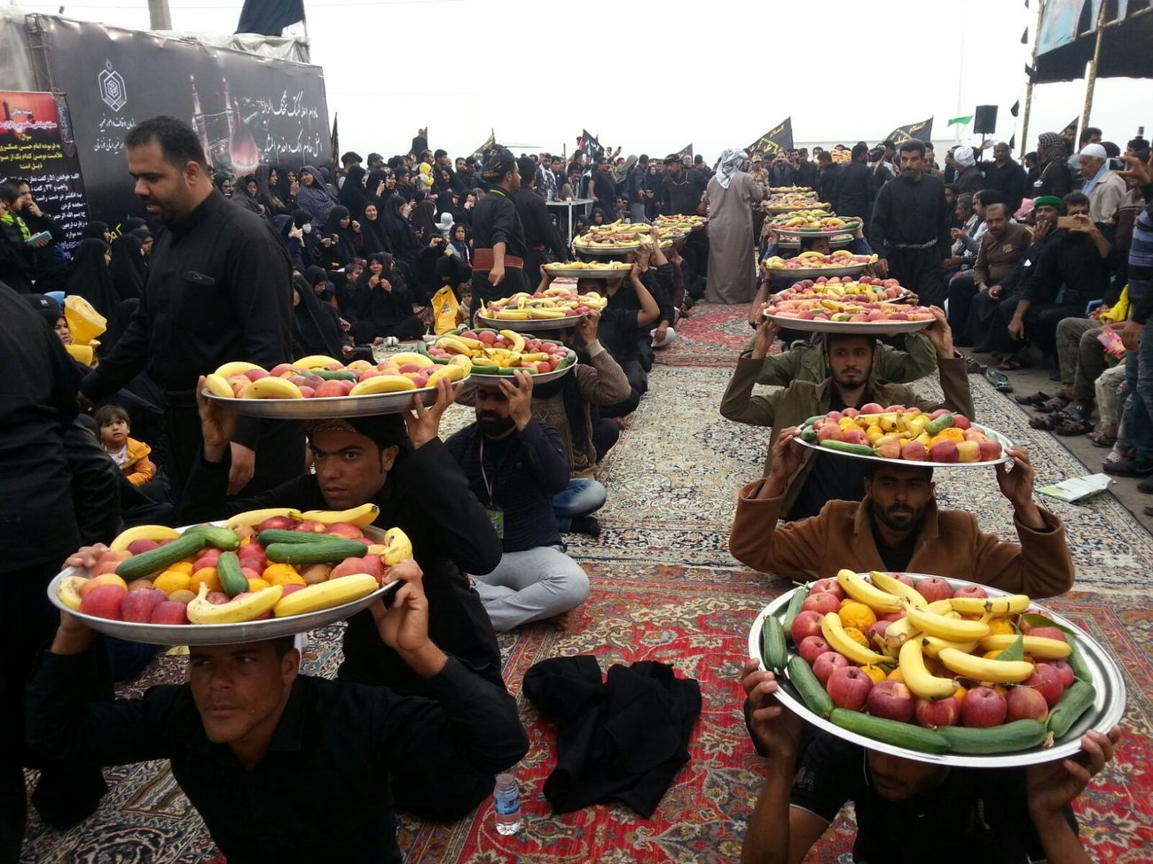 پذیرایی سخاوتمندانه عراقی‌ها از زوار اربعینی امام حسین علیه السلام