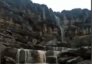 آبشار زیبای "تنگ شکن" در ارسنجان
