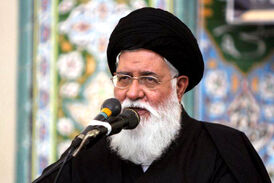 ویدیویی جالب از حضور آیت الله علم الهدی در یک مراسم متفاوت 