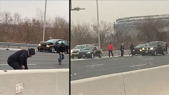 واژگون شدن ماشین حمل پول در آمریکا