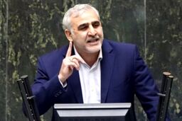 کسانی که مرا تخریب می‌کنند همانهایی هستند که دختران معصوم را نشانه گرفته بودند