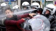 رفتار خشونت آمیز پلیس فرانسه با یک زن فرانسوی