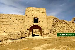 قلعه تاریخی جهان آباد سرخه در سیطره قاچاقچیان
