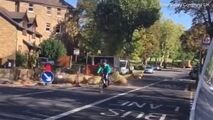 فرار معجزه آسای دوچرخه سوار از مرگ حتمی!