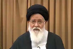  علم الهدی: ضریح طلا و نقره حرم کسی را شفا نمی‌دهد!
