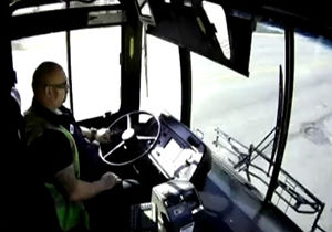 تصادف دو اتوبوس درون شهری به دلیل بریدن ترمز