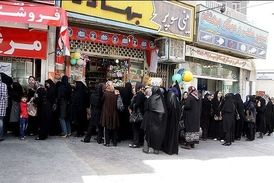 طنز تلخ؛ دولت، مردم و صف هایی که باید باشند
