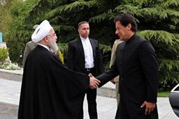 استقبال رسمی روحانی از نخست وزیر پاکستان