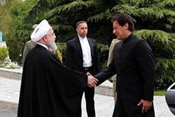 استقبال رسمی روحانی از نخست وزیر پاکستان