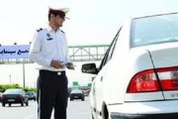 اقدام جالب مامور پلیس برای جلوگیری از ترافیک در پل صدر