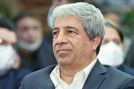 ناراحتی هادی عامل و انتقاد از مجری پس از اهدای کفن به او
