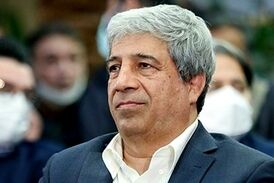 ناراحتی هادی عامل و انتقاد از مجری پس از اهدای کفن به او
