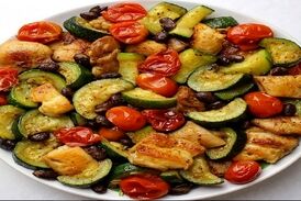 خوراک مرغ و سبزیجات را این طوری که میگم تهیه کن+ویدیو